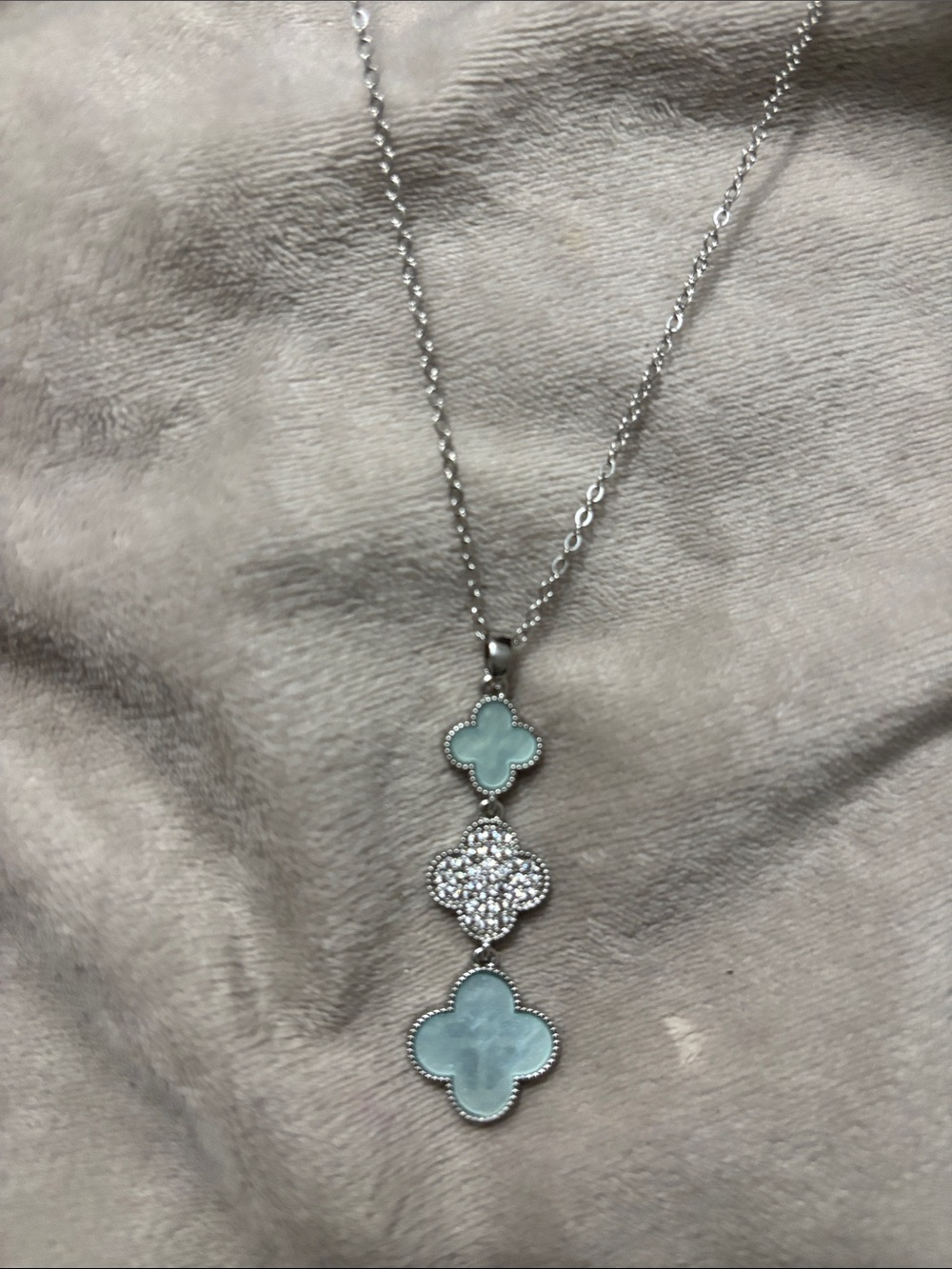 Silver 3-Tiered Clover Pendant Necklace